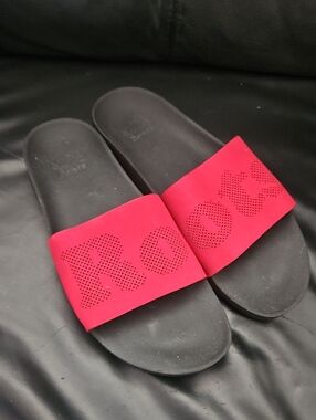 Roots Unisex Red Slide Sandals Shoe  Perforated Roots  Logo Strap Sz 8USM/9-USW